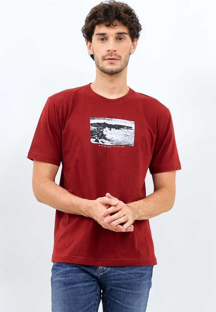 EMBA DENIM - T-Shirt Pria Lengan Pendek Regular Fit Material Single Jersey Warna Merah - Nero