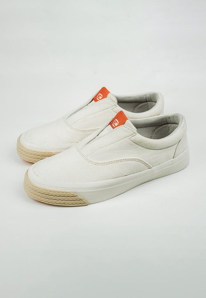 Sepatu Sneakers Footwear Emba® Cycle Slip On White